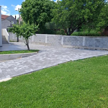 דירה Misljen Apartmants